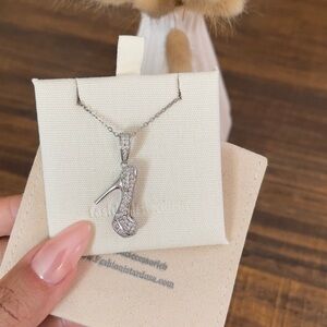 Glamorous Silver High Heel Pendant Necklace